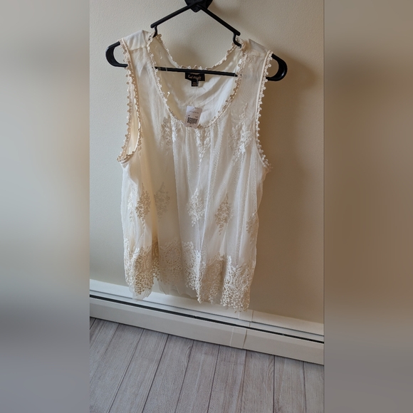 NWT Cal Style boho lace feminine embroidered cream sleeveless blouse. size 2XL. - Picture 2 of 9